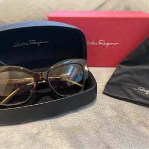 Salvatore Ferragamo Large butterfly frame sunglasses